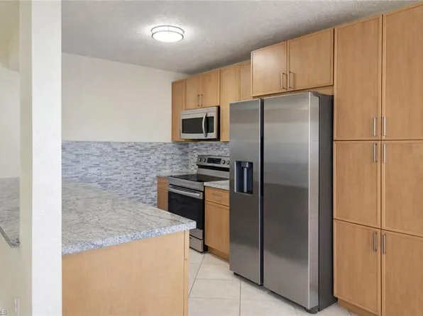 4625 Bayshore DR #D1, NAPLES, FL 34112
