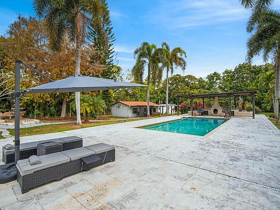 4th image of 16200 SW 49th Street