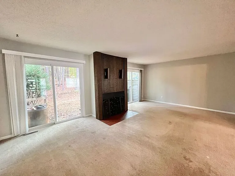 6011 Dixon Dr — Photo 3