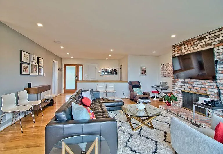 1441 Arlington Blvd — Photo 3
