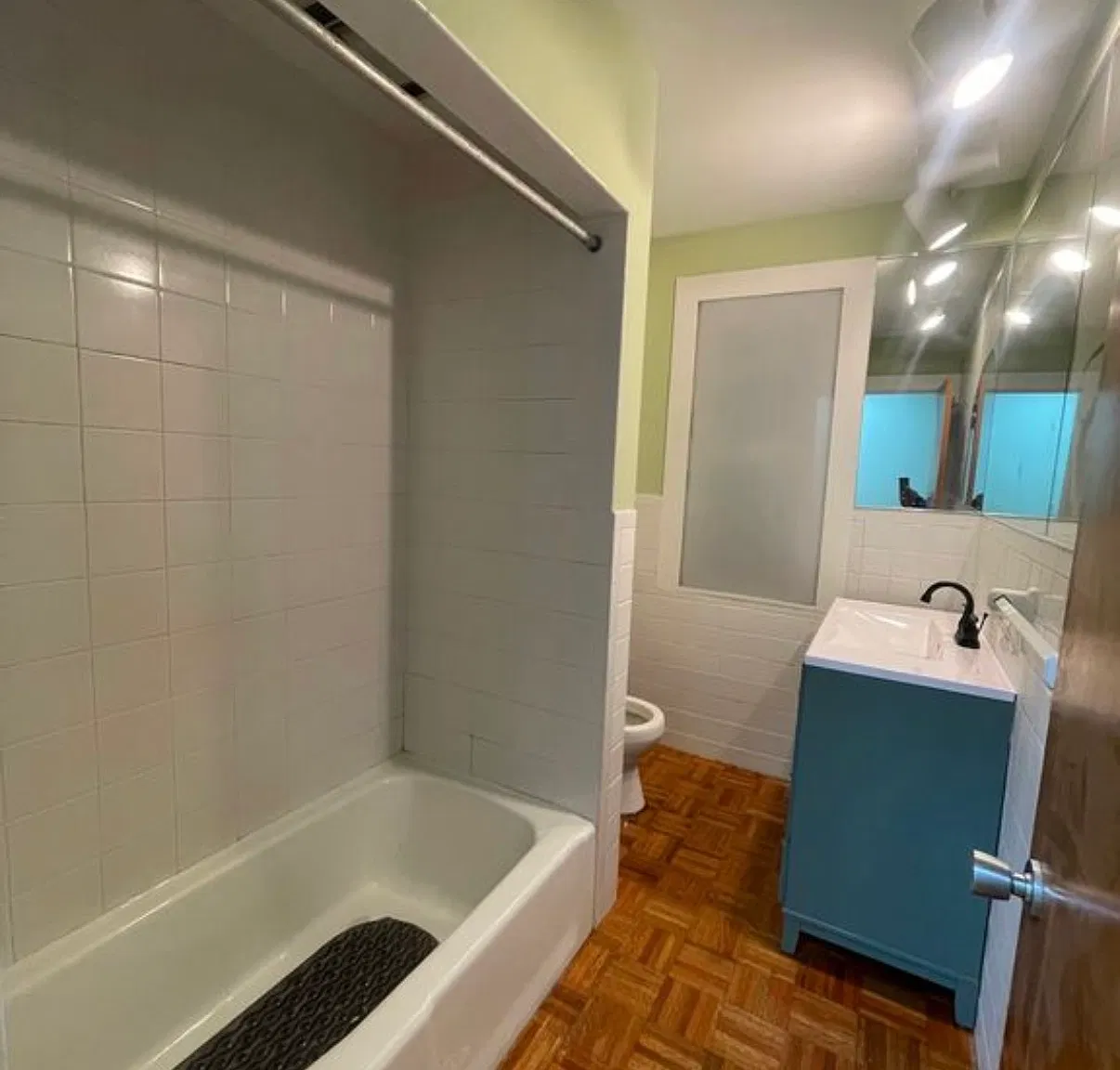 5 bed, 1950 sqft, $6,875 — Photo 2
