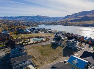 279 Porcupine Ln, Chelan, WA 98816