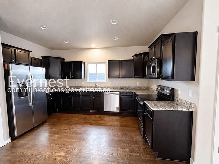 2405 Falkirk Dr — Photo 5