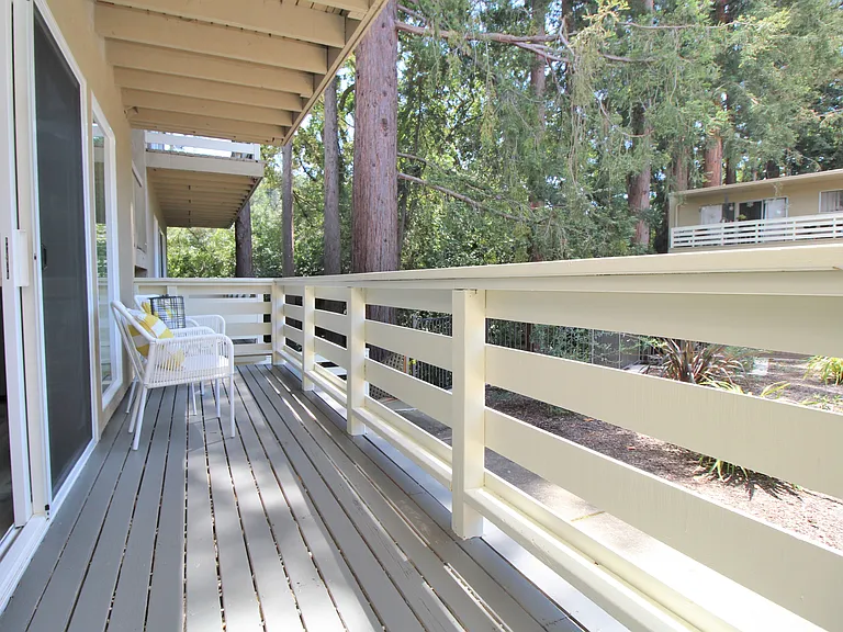 Redwood Creek Apartments — Photo 12