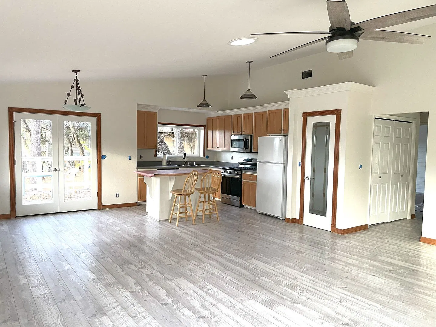 Open Floor plan single story home in beautiful Penn Valley, CA 95946 — Photo 2