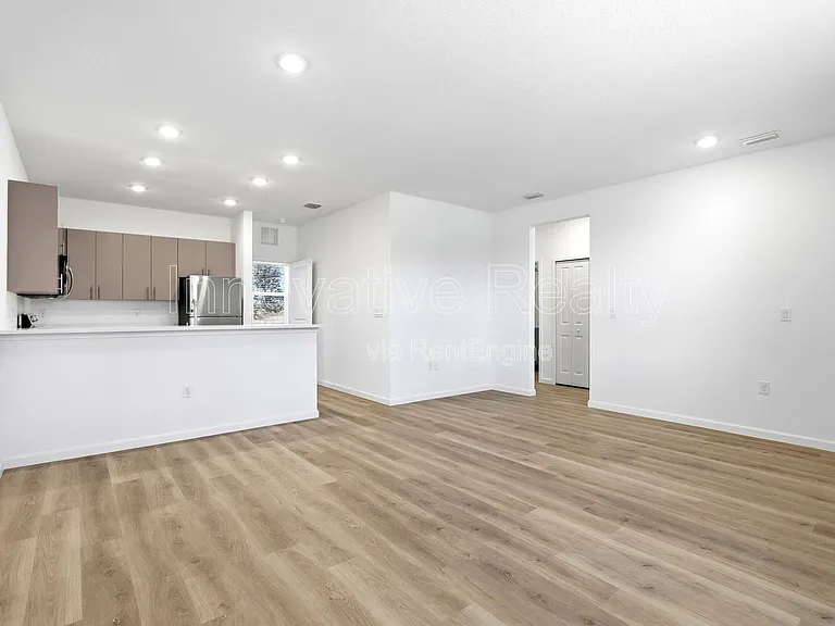Venture Apartments — Photo 37