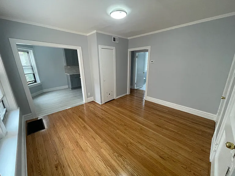 7329 N Honore St #2A — Photo 3