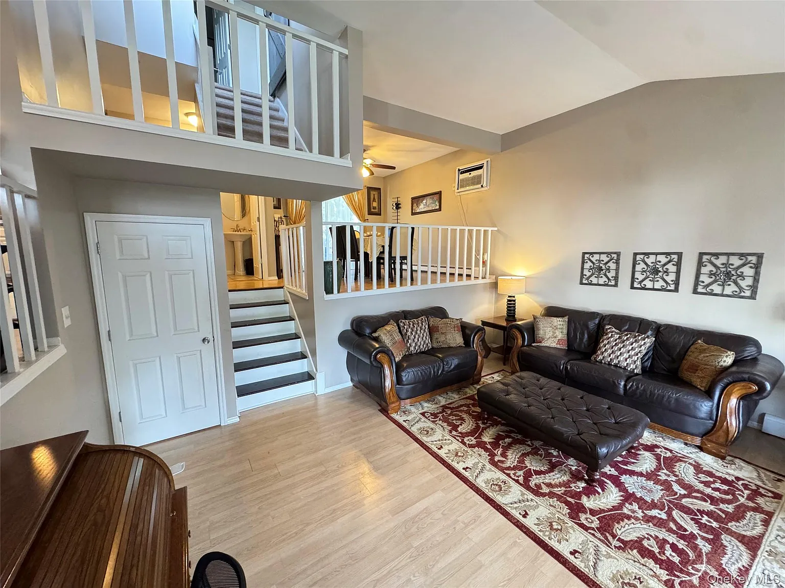 2 bed, 1.5 bath, 1495 sqft, $2,700 — Photo 2