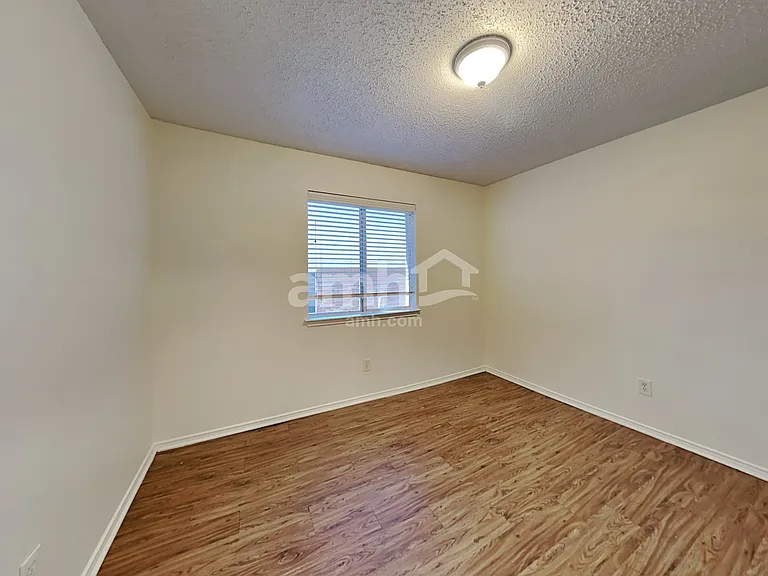 1020 Chelsea Ln — Photo 16