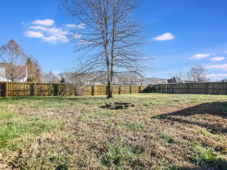 3886 Stella Dr — Photo 25