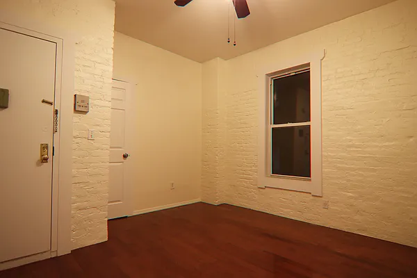 Rented by New York Realty Minimax Inc | media 3