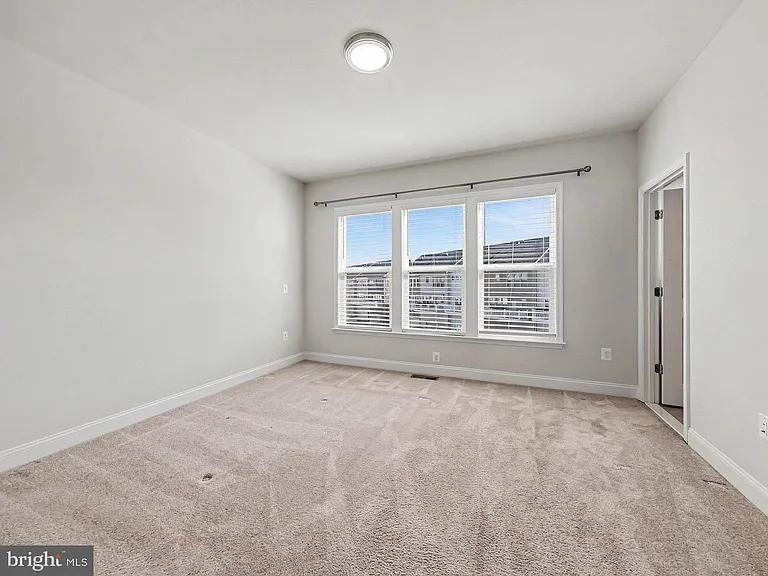 1900 Greenbriar Hall Rd — Photo 17