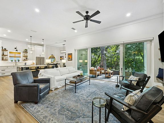 5th image of 45 Beach Wood Rd