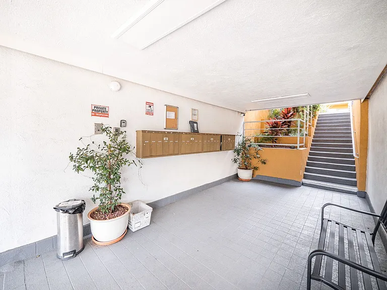 1166 S. Crenshaw Blvd — Photo 19