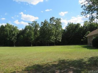 91 Winterberry Ln, Roanoke Rapids, NC 27870