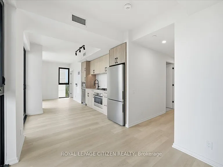 109 Erskine Ave #1502 — Photo 6
