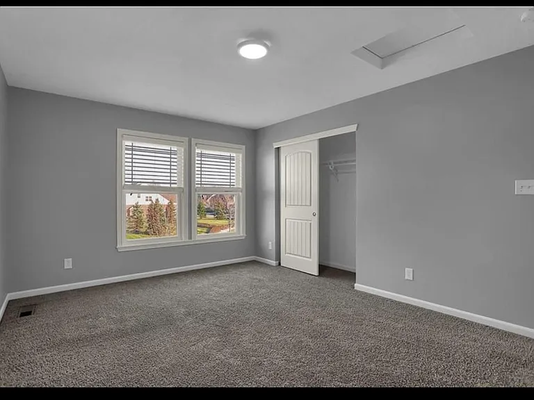 12964 Saxony Blvd — Photo 31