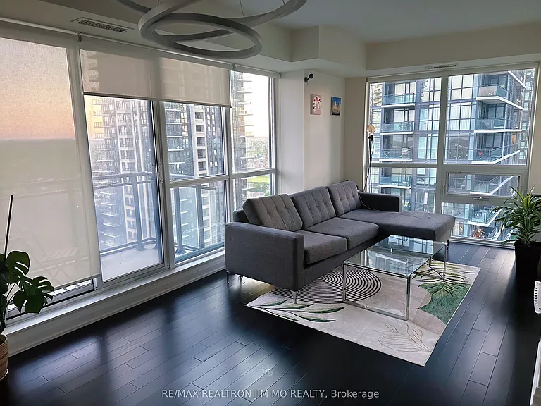510 Curran Pl #1704 — Photo 8