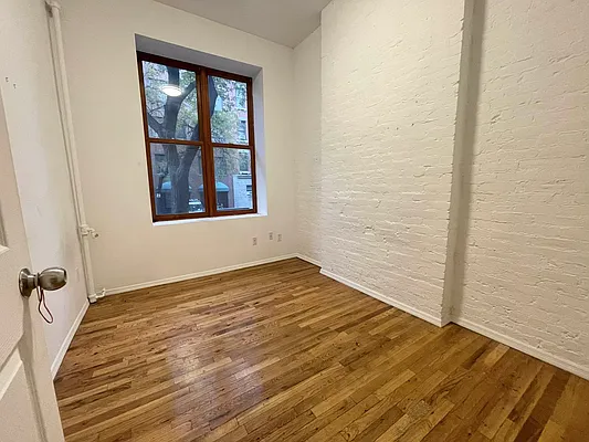 Rented by J PRESTON AND ASSOCIATES INC | media 21