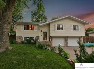 11822 S 34th St, Bellevue, NE 68123
