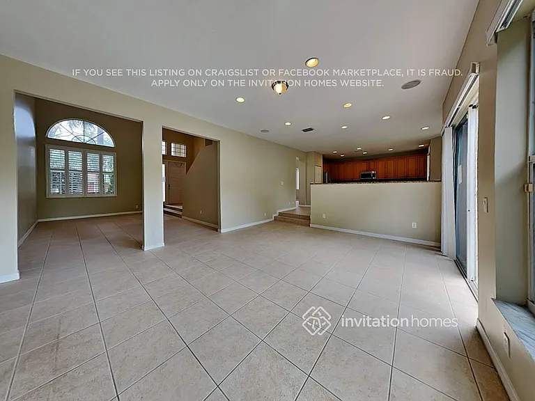 5817 NW 125th Ave — Photo 7