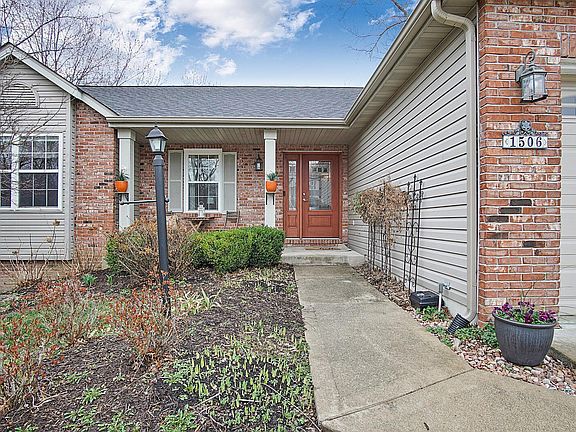 2nd image of 1506 Stonebrooke Dr