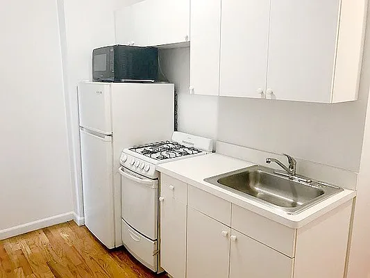 Rented by AJ Clarke | media 11