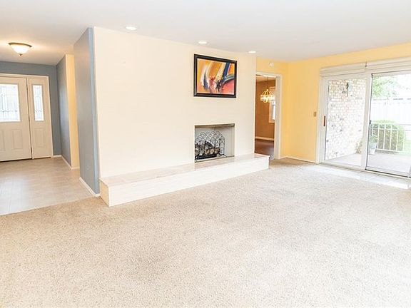 5th image of 262 Hickory Dr