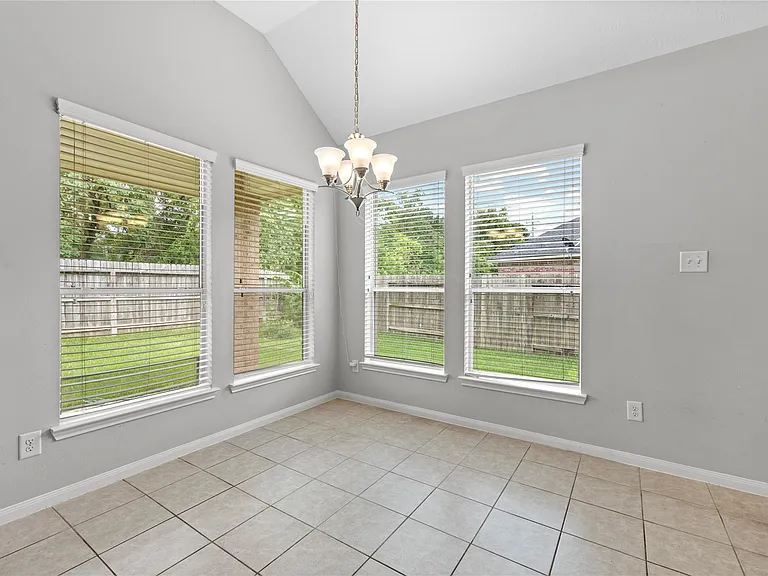 9906 Taylor Springs Ln — Photo 15