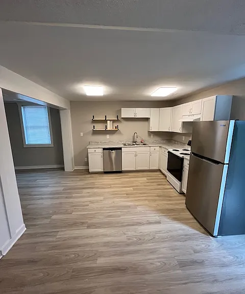 1177 Shurling Dr — Photo 8