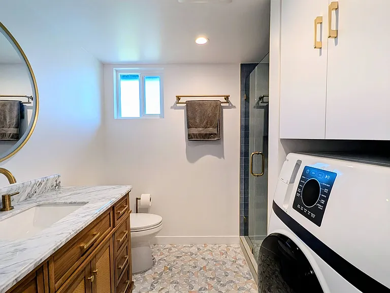 2338 Riverside Dr — Photo 8
