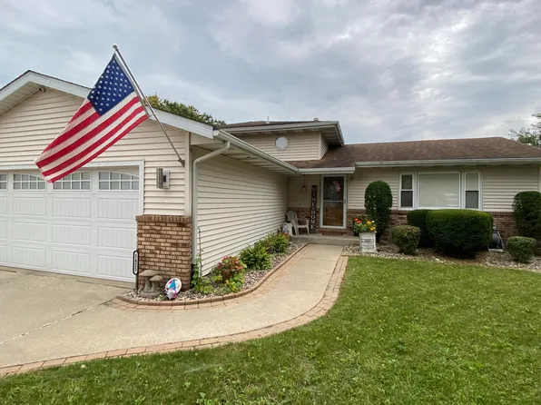 1425 W 97th Pl, Crown Point, IN 46307