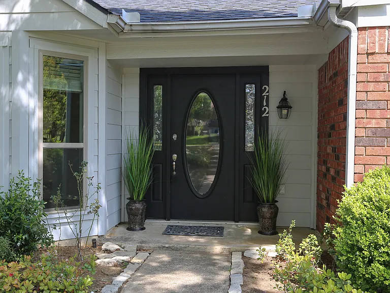 212 Aspenway Dr — Photo 2