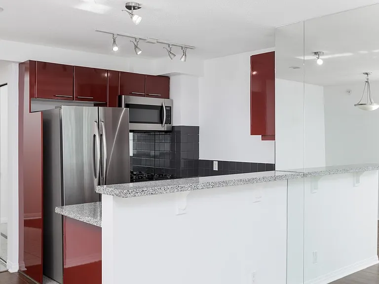 1328 W Pender St #1201 — Photo 4