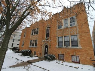 5805 N Richmond St #G, Chicago, IL 60659