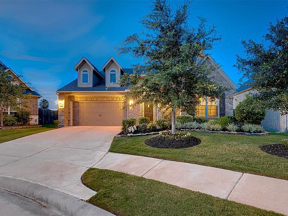 Built in 2014 by Lennar Homes