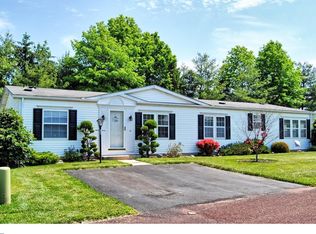 14 Woodbine Ct W, Harleysville, PA 19438