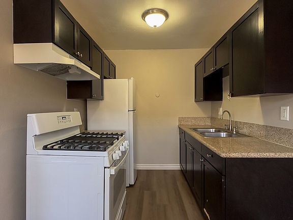 4th image of 4062 Euclid Ave #7