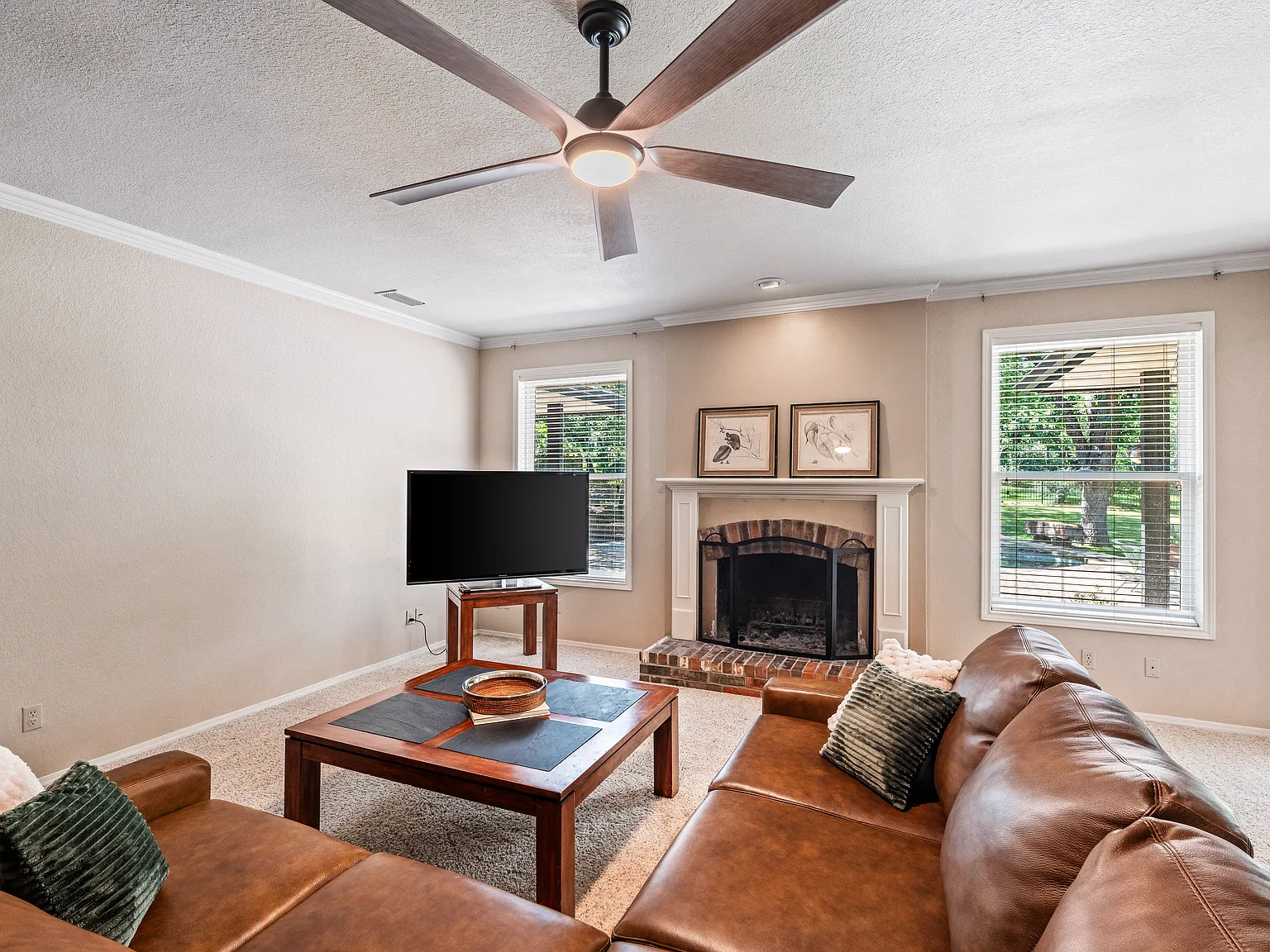5 bed, 3840 sqft, $5,500 — Photo 4
