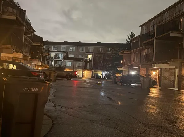 10 Georgetown Ct, Dearborn, MI 48126