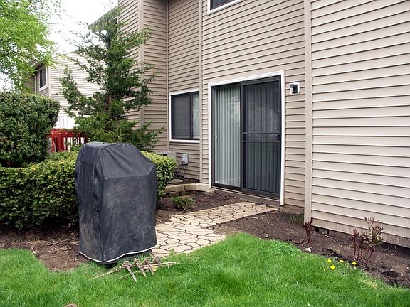 3rd image of 1320 N Shadow Lake Ter