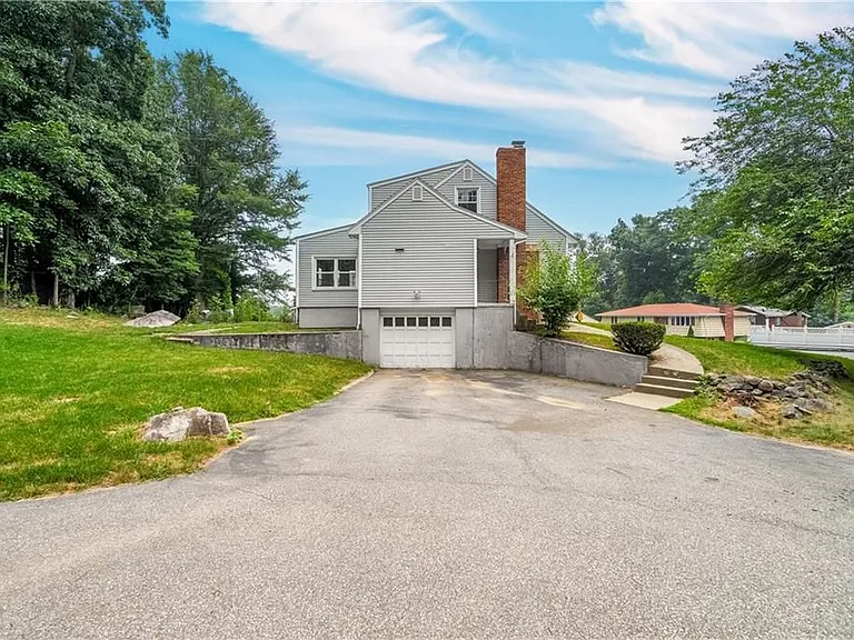 51 Ambrose St — Photo 7