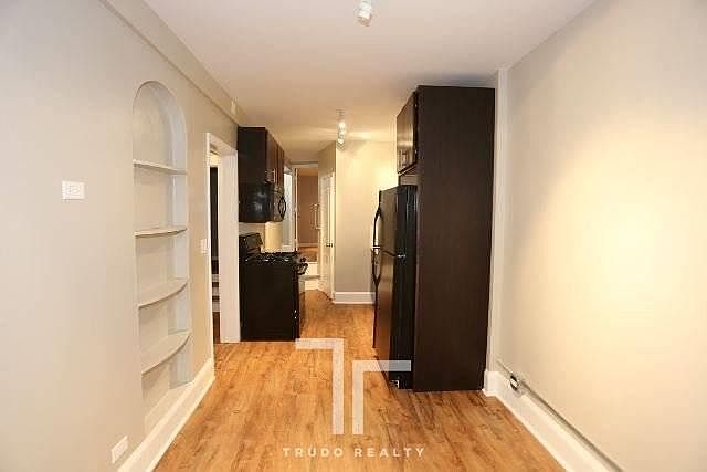 1st image of 5385 N Glenwood Ave #B