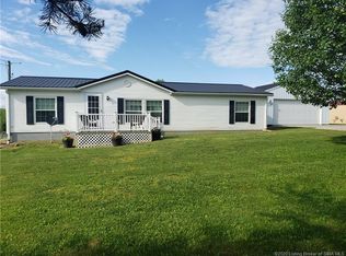 3220 E Falling Creek Rd, Pekin, IN 47165