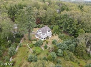 840 Raymondskill Rd, Milford, PA 18337