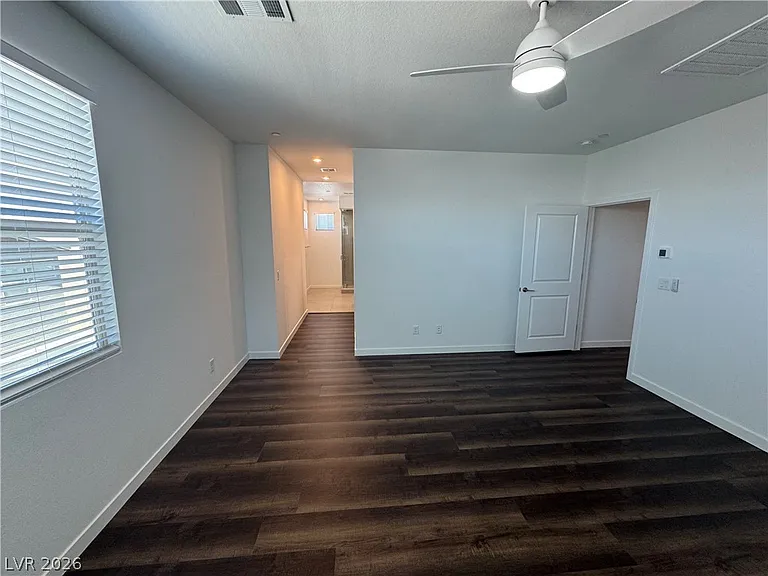 3262 Fountaintree Ave — Photo 37