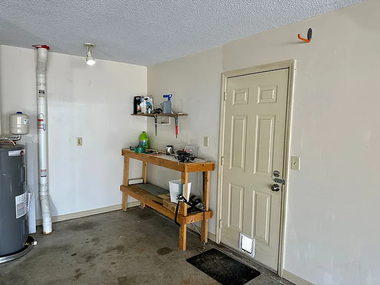 141 Victoria Dr — Photo 20