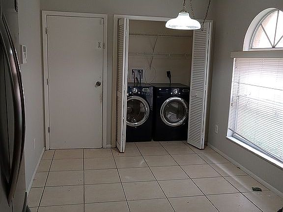 Breakfast nook and laundry