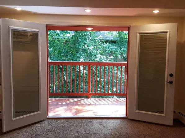 60 Stevens St W APT 10, Saint Paul, MN 55107