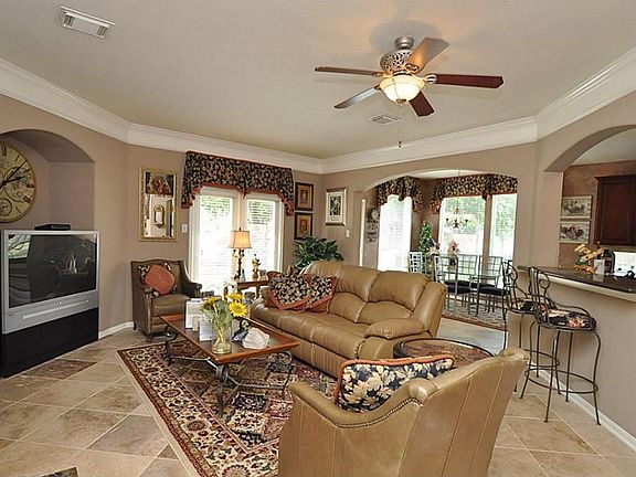 4th image of 2615 Lakeside Village Dr
